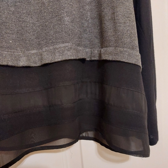 Grey Knit top with Black Trim - Picture 3 of 8